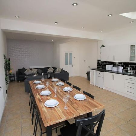 Large Modern House By Property Promise Cardiff Dış mekan fotoğraf