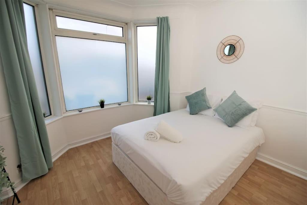 Large Modern House By Property Promise Cardiff Dış mekan fotoğraf