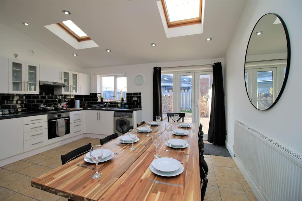 Large Modern House By Property Promise Cardiff Dış mekan fotoğraf