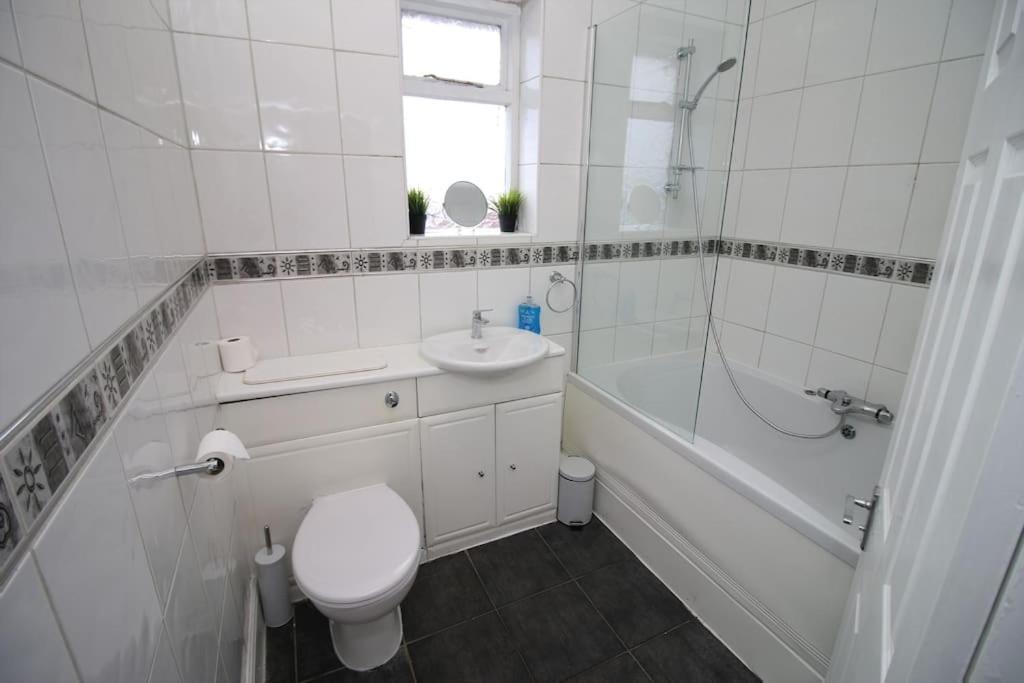 Large Modern House By Property Promise Cardiff Dış mekan fotoğraf