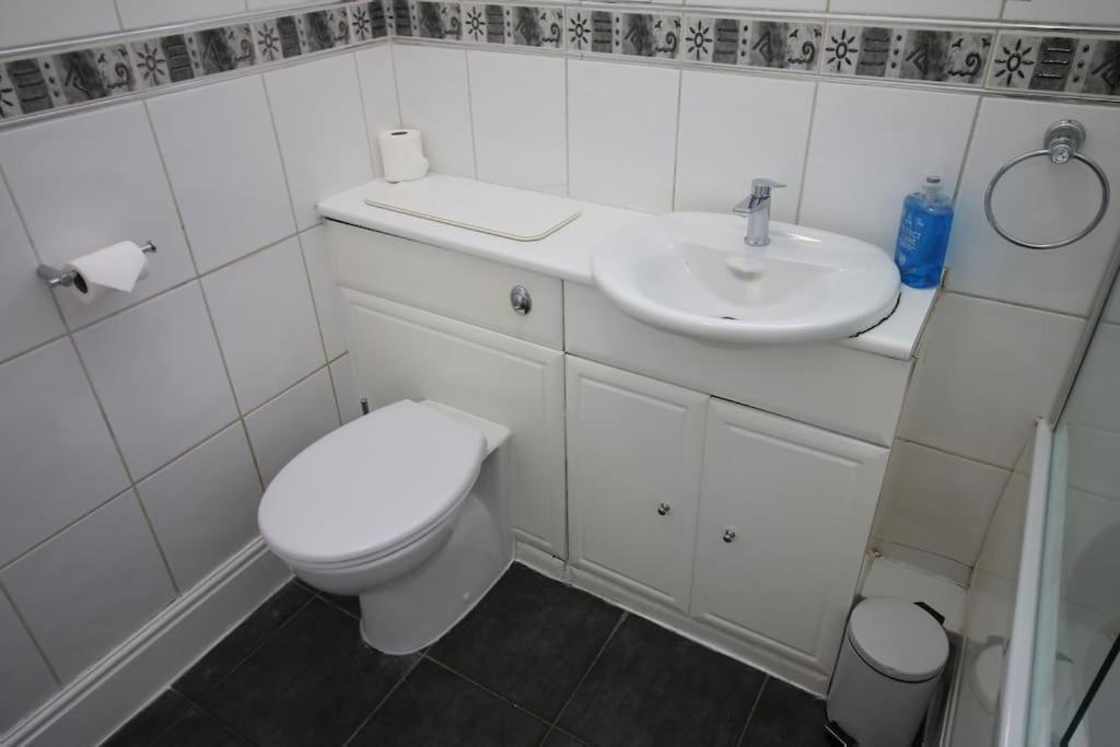 Large Modern House By Property Promise Cardiff Dış mekan fotoğraf