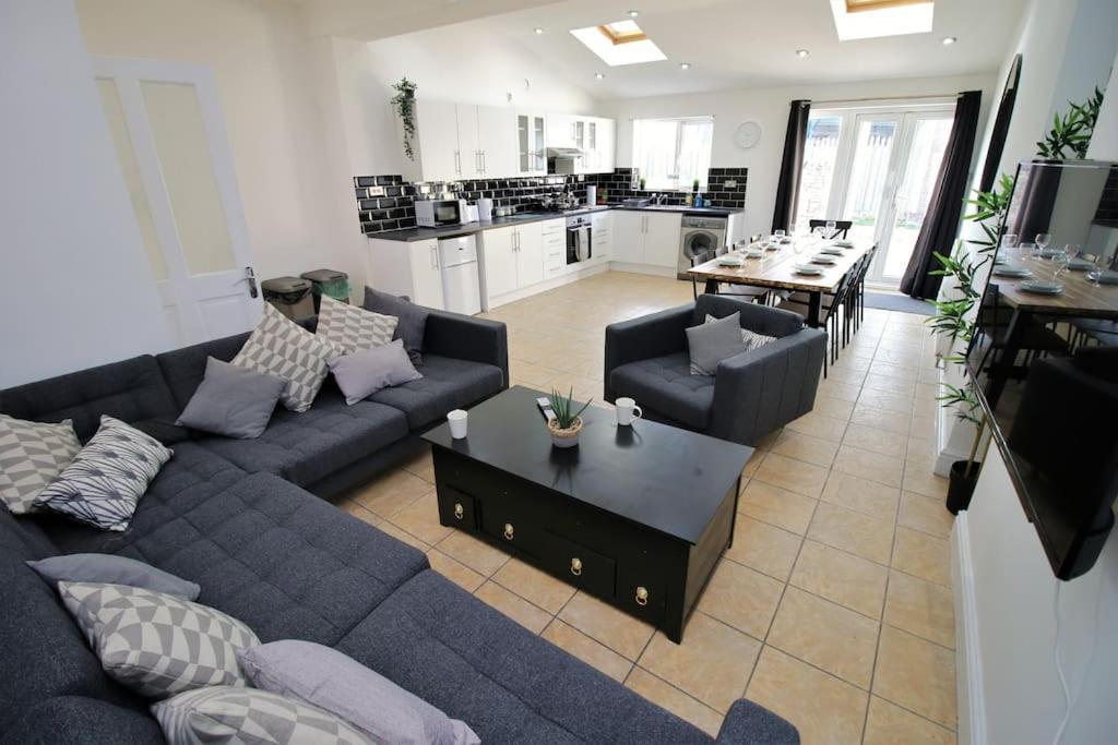 Large Modern House By Property Promise Cardiff Dış mekan fotoğraf